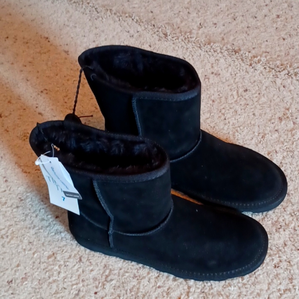 NWT Time and Tru suede boots